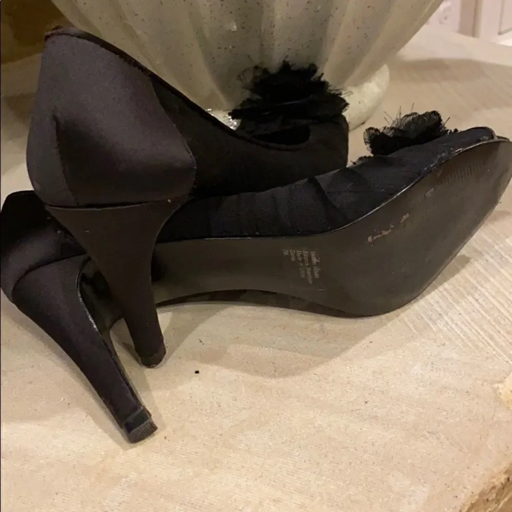 Alfani 3 inch heels black flower dress shoes accent elegant any occasion